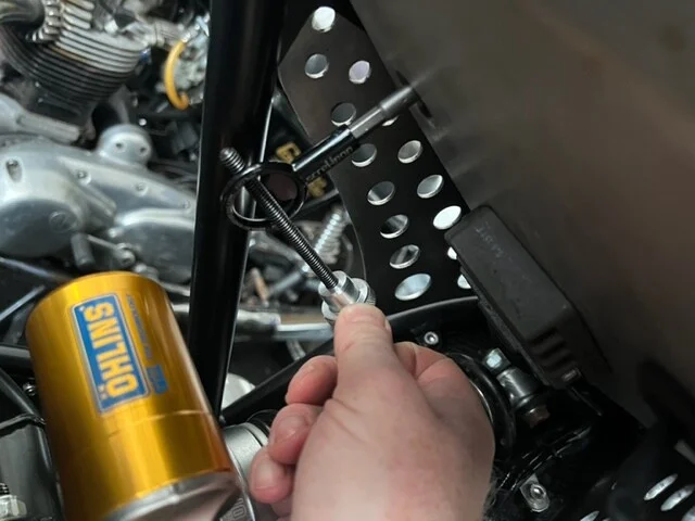 On the road Dominator 961 Tail Removal