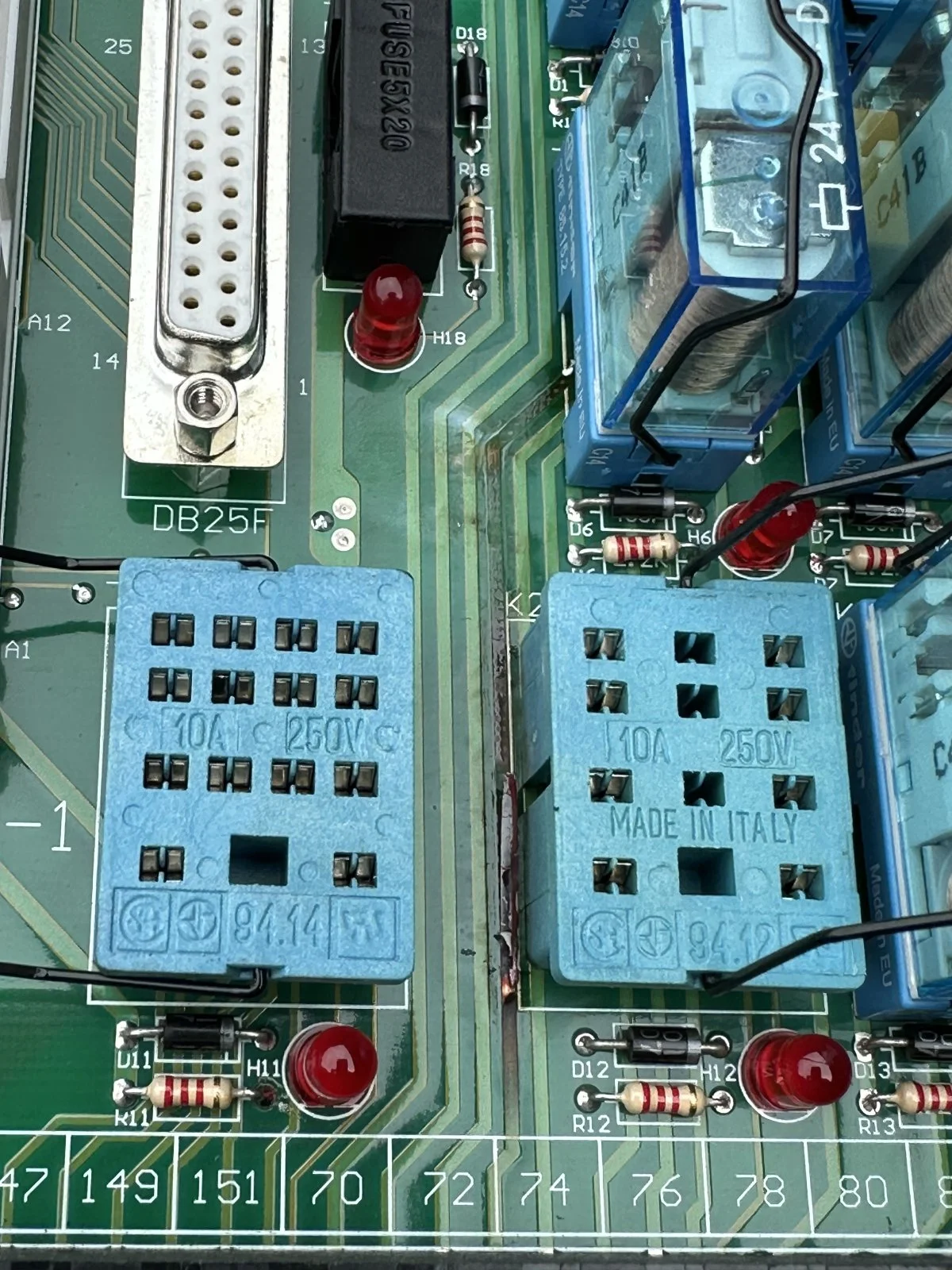 Who makes an oil pressure gage kit?