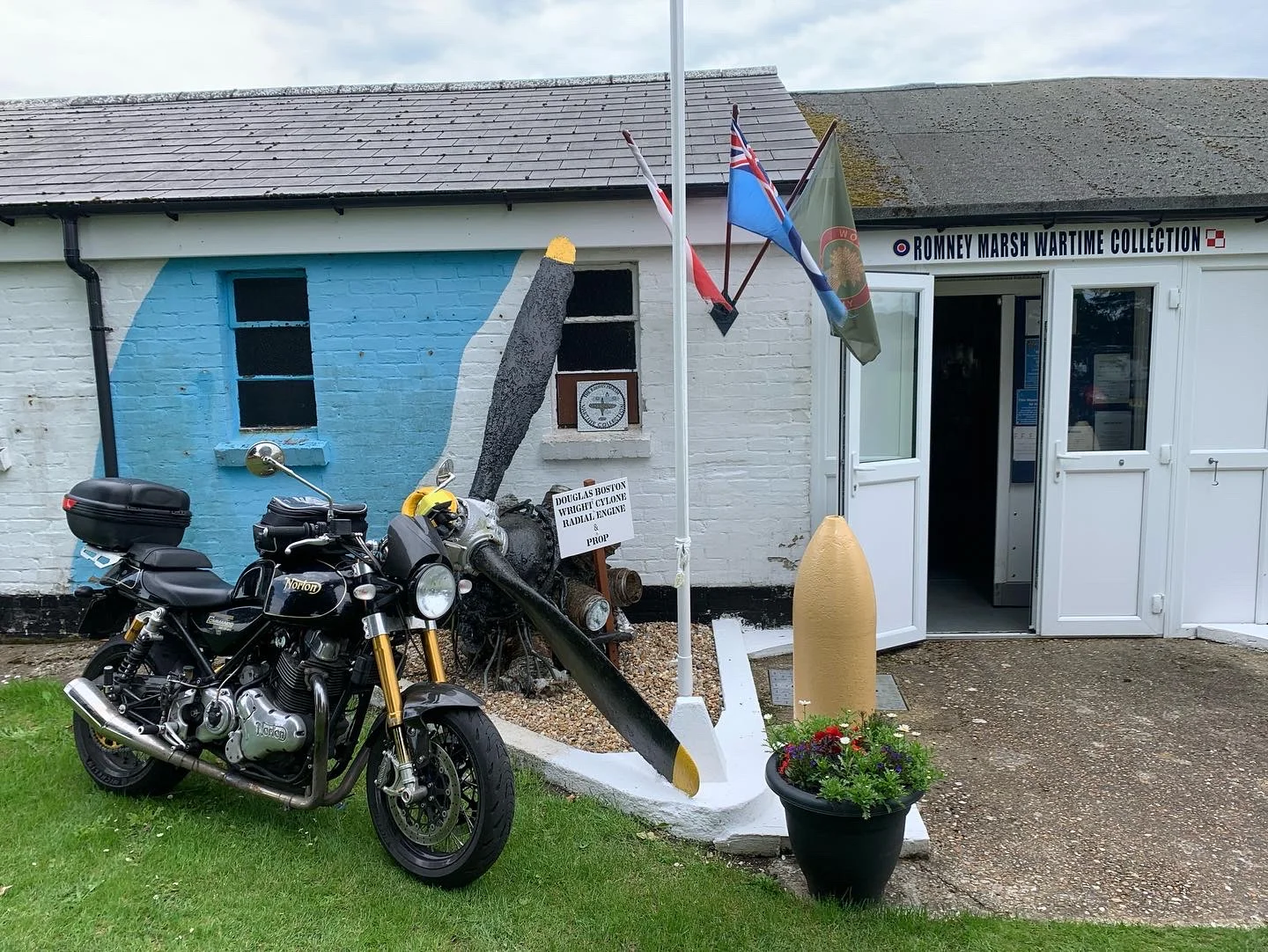 Pictures of your Norton 961