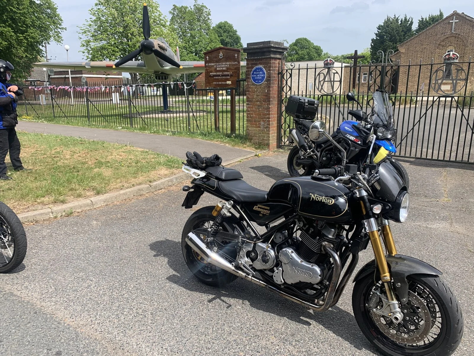 Pictures of your Norton 961