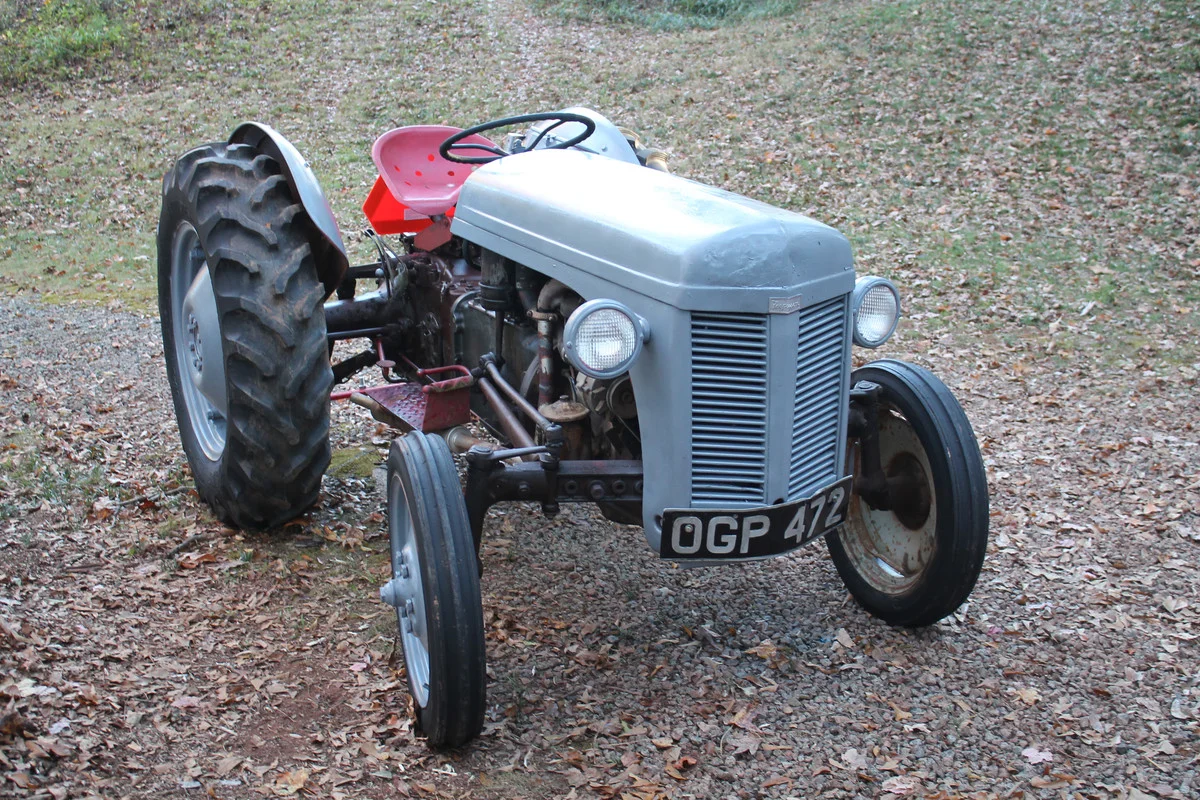 new to me vintage tractor