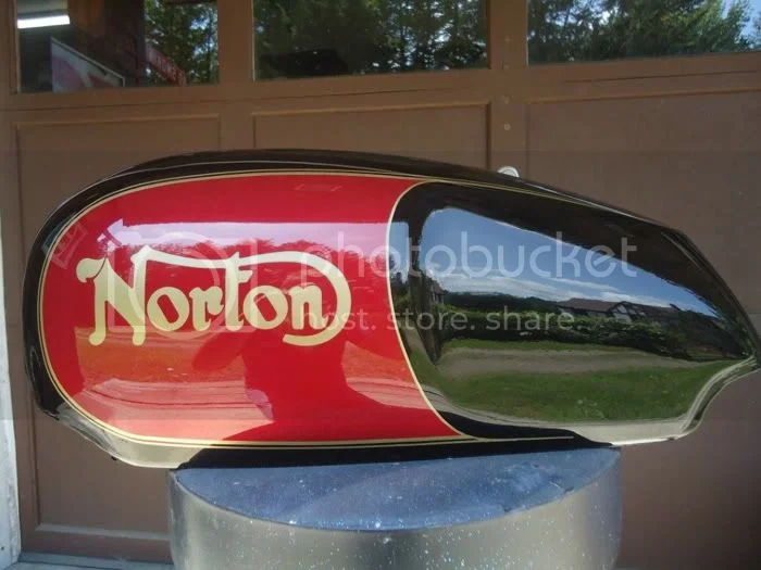 Reasonable '75 Commando paint jobs, New question