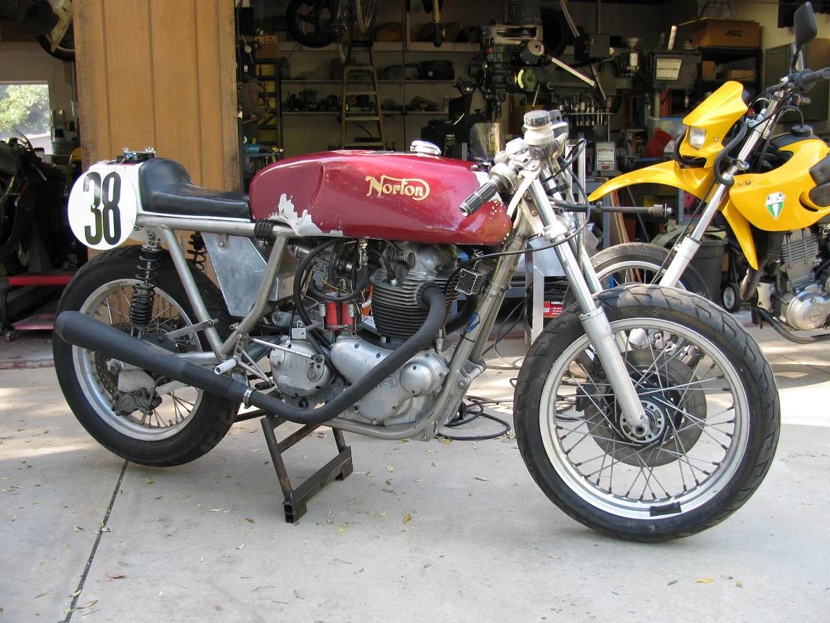Norton vs Ducati at Willow Springs 1987