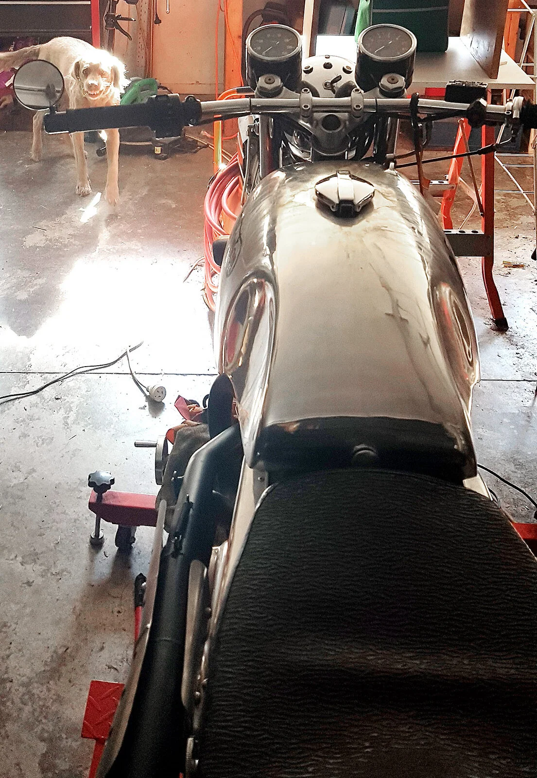 Do Vincent flat bars fit with an interstate tank ?