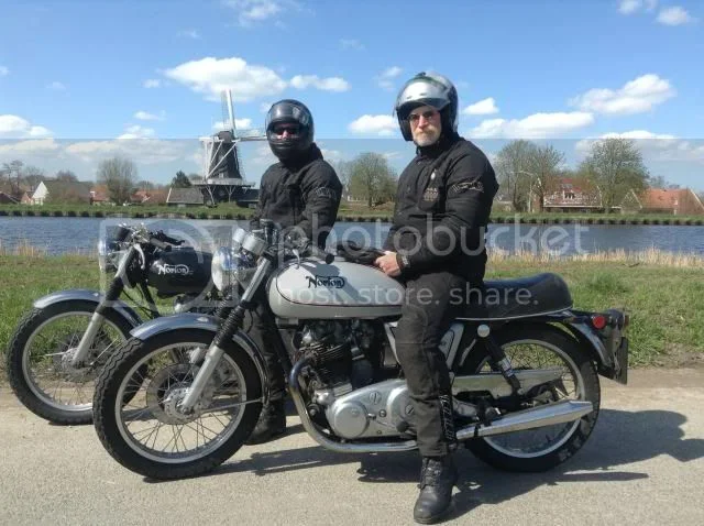 Pictures of your Norton Commandos