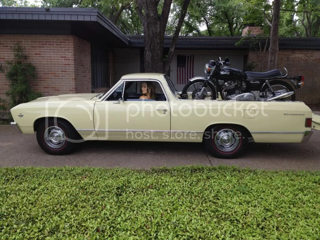 Pictures of your Norton Commandos