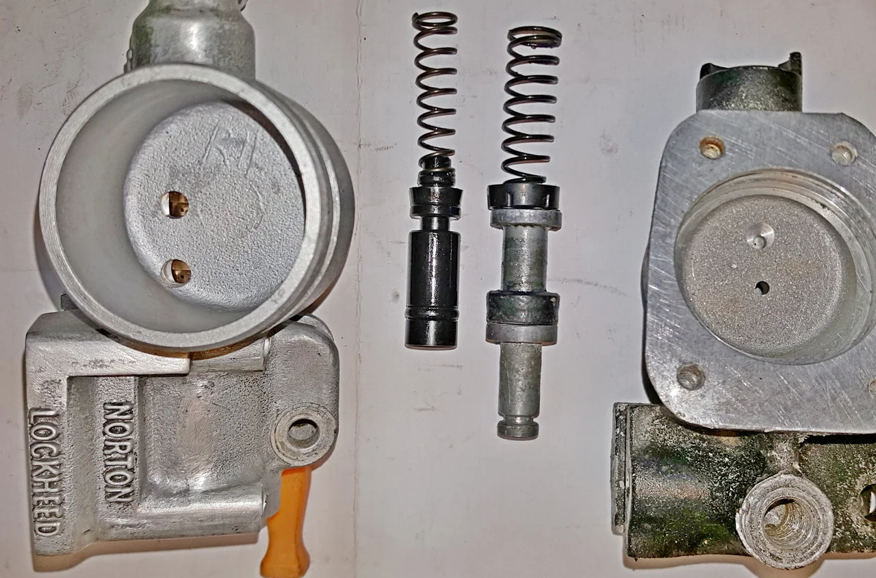 Master cylinder reduction sleeve install questions Access Norton