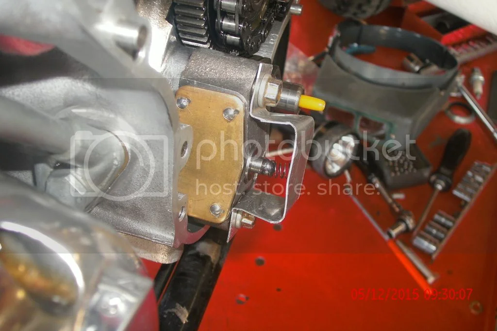 Oil valve solution to oil falling to crankcase