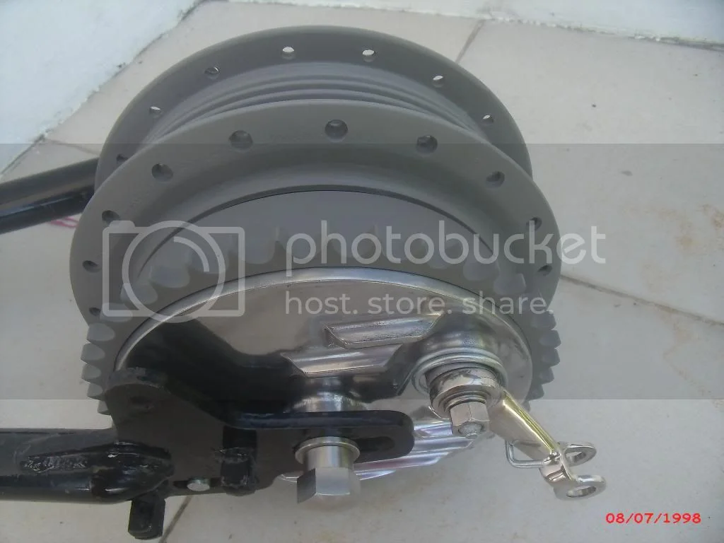 Rear sprocket/drum (2013)