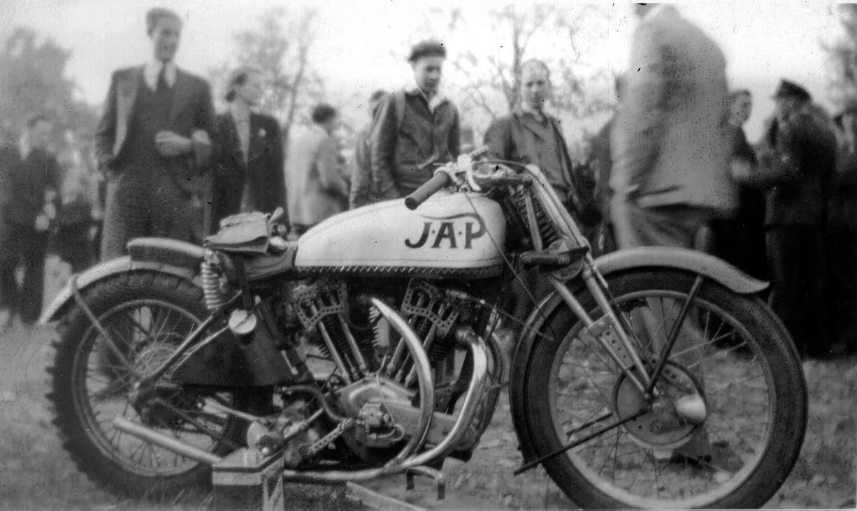 J.A.P. UCZ . 600 .