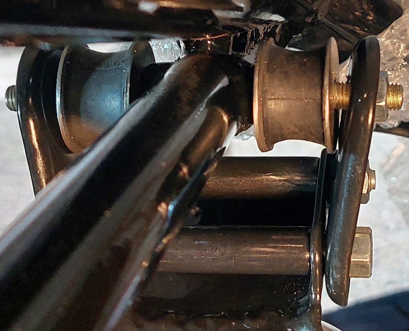 Rubber mounts for head steady