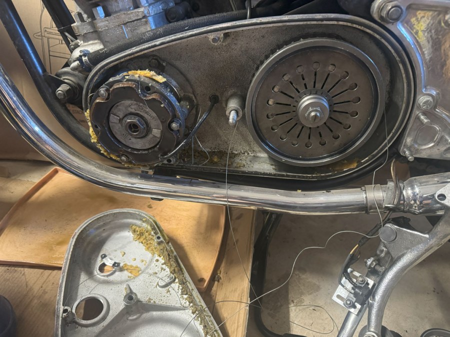 Help identifing this belt drive kit? And should I just go back to stock triplex chain?