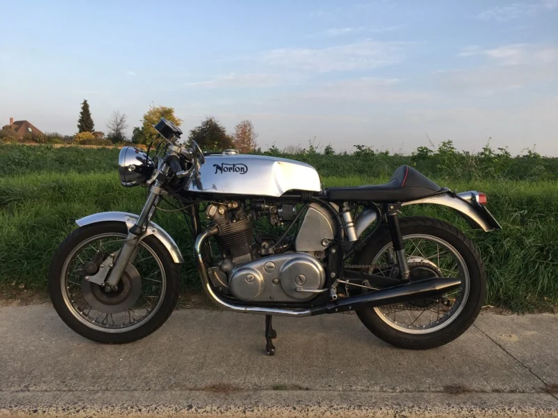 Commando engine into Dommi ?