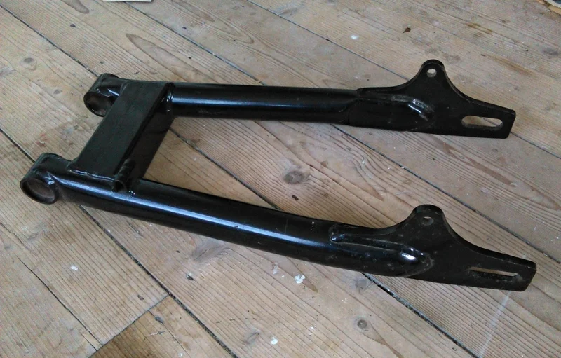 Swingarm differences Access Norton