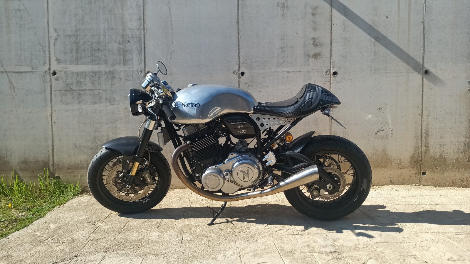 Pictures of your Norton 961