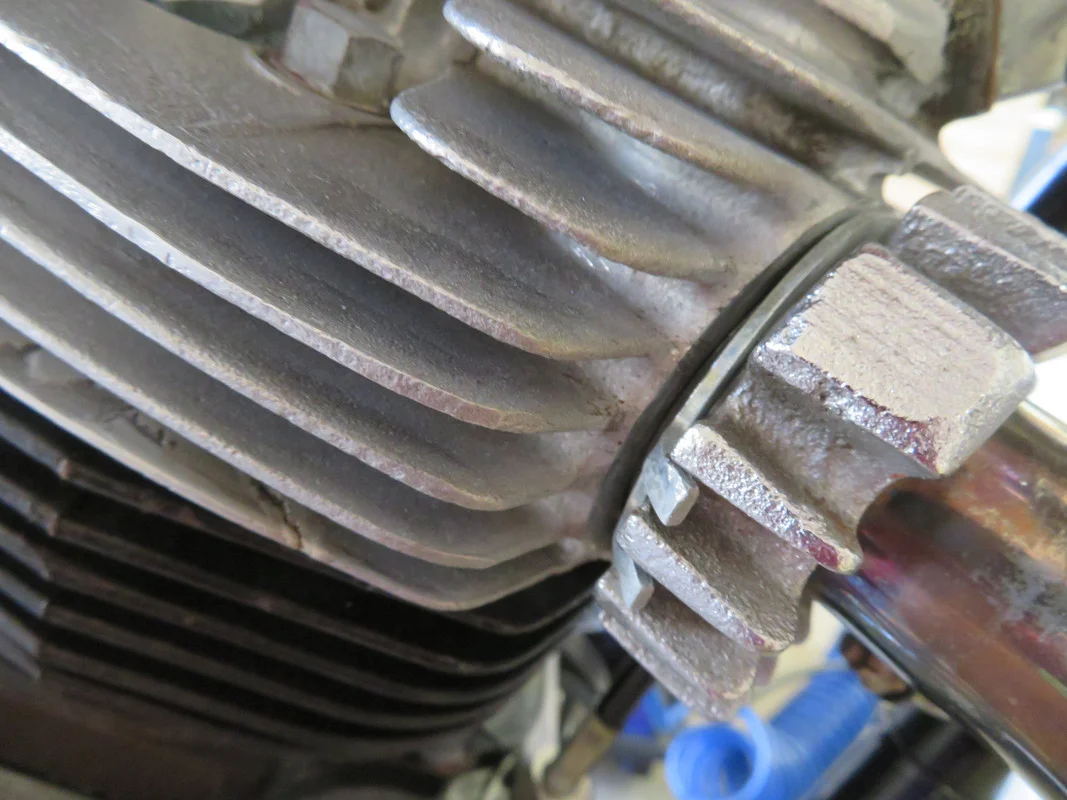 Loose Exhaust Lockring (2017)