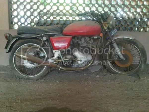 Laverda Man Finally Admits to Going Commando