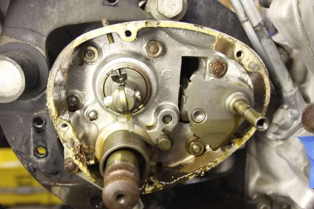 Barn Find Gearbox... Water, Sludge & Rust Access Norton