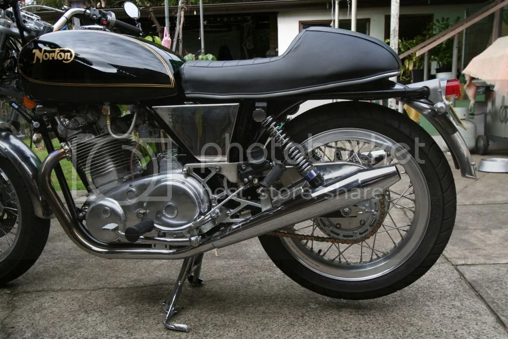 Pictures of your Norton Commandos