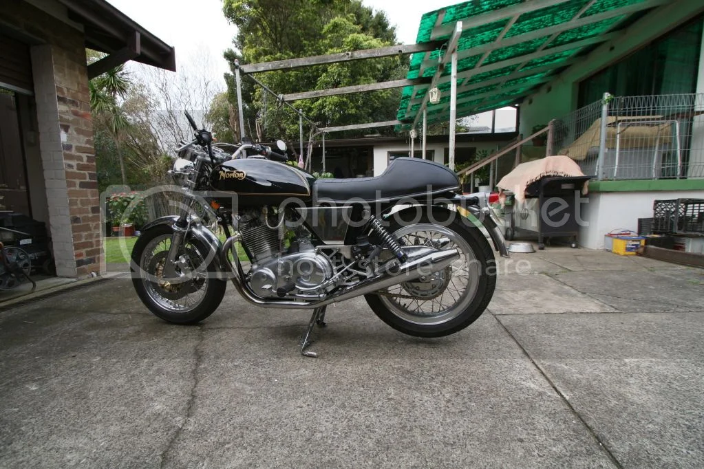 Pictures of your Norton Commandos