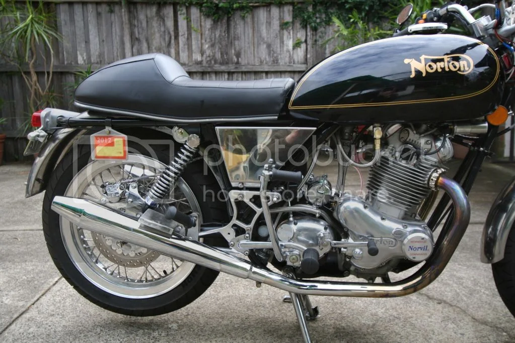 Pictures of your Norton Commandos