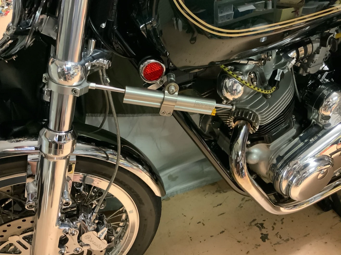 Hydraulic steering damper