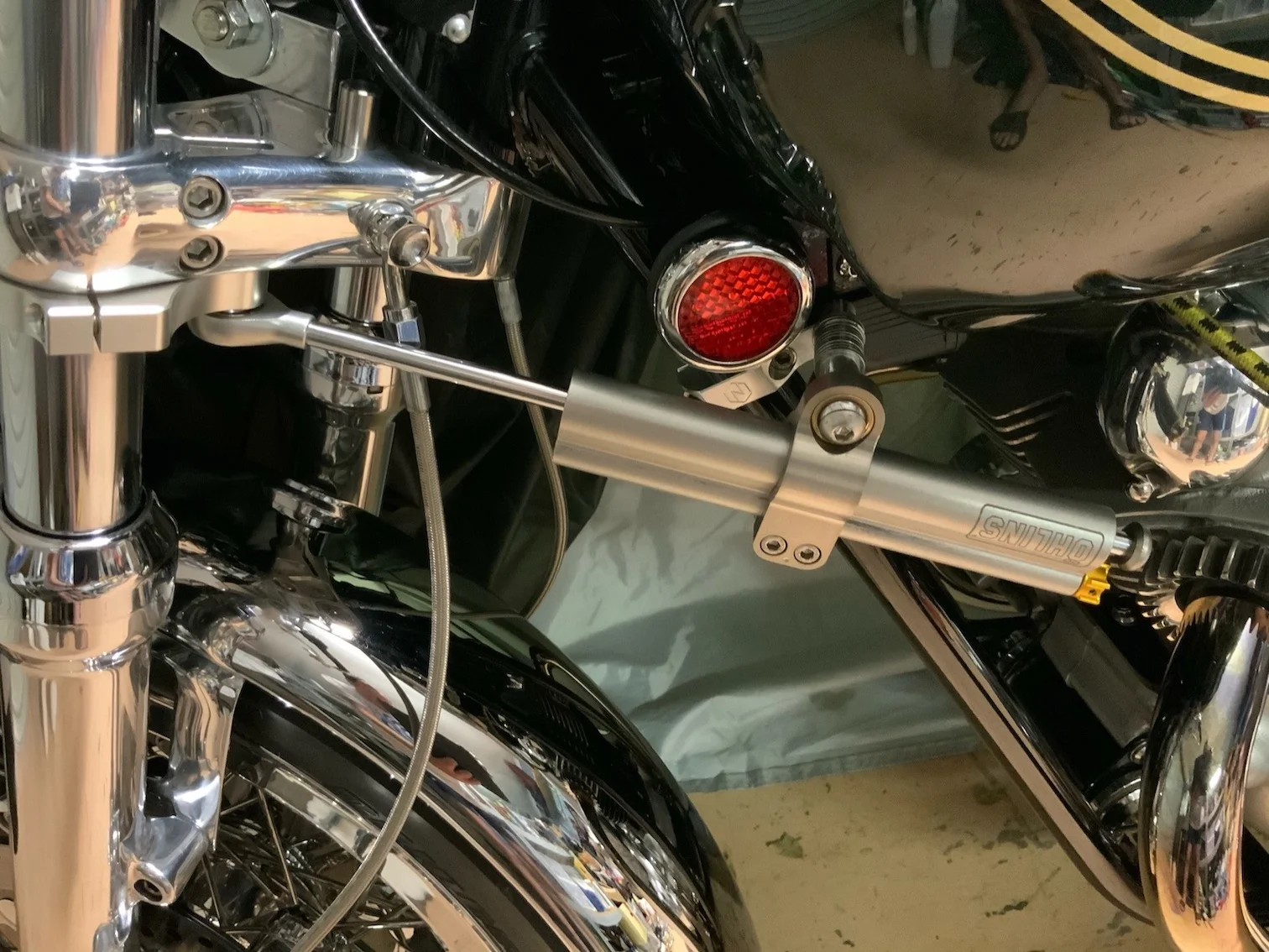 Hydraulic steering damper