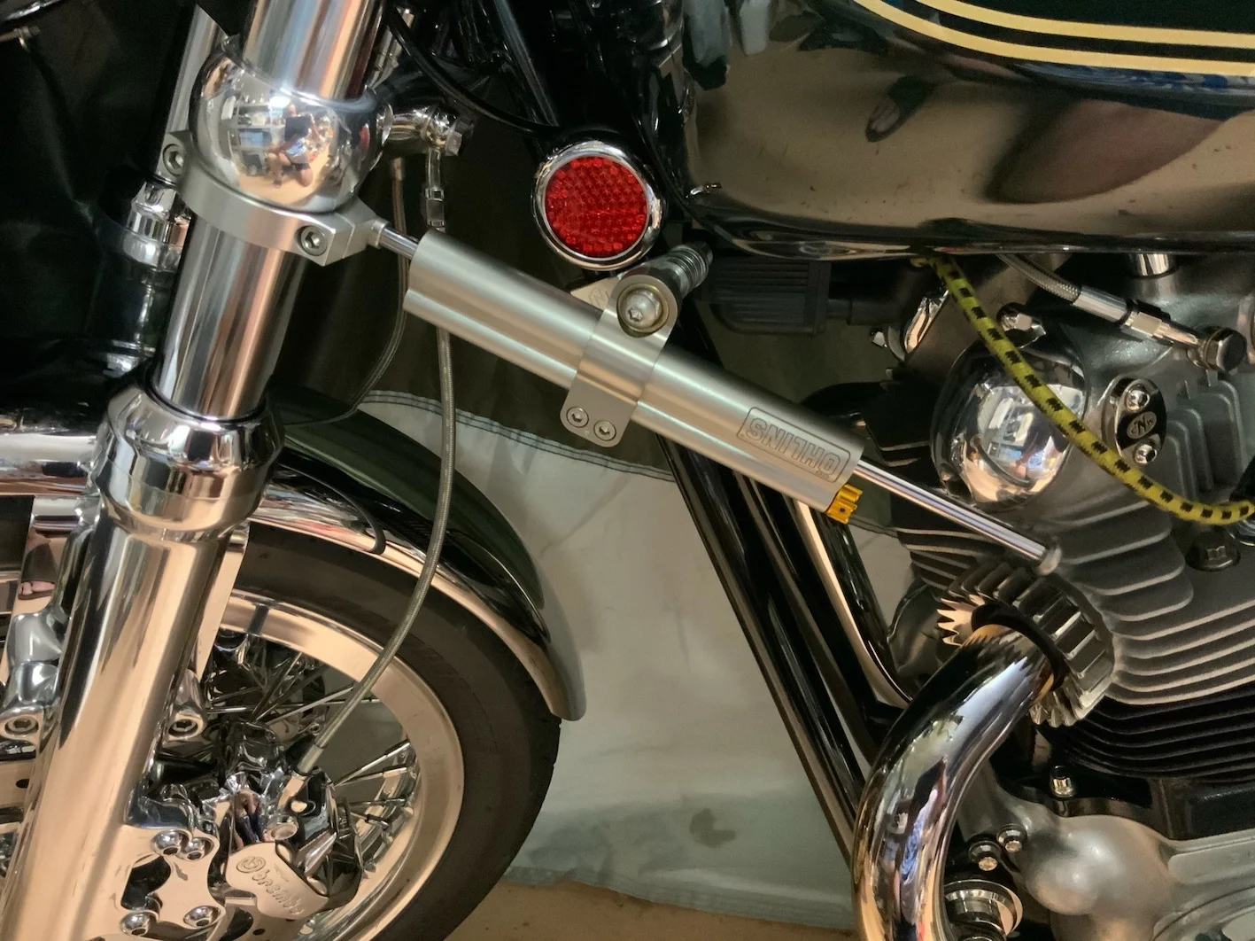 Hydraulic steering damper