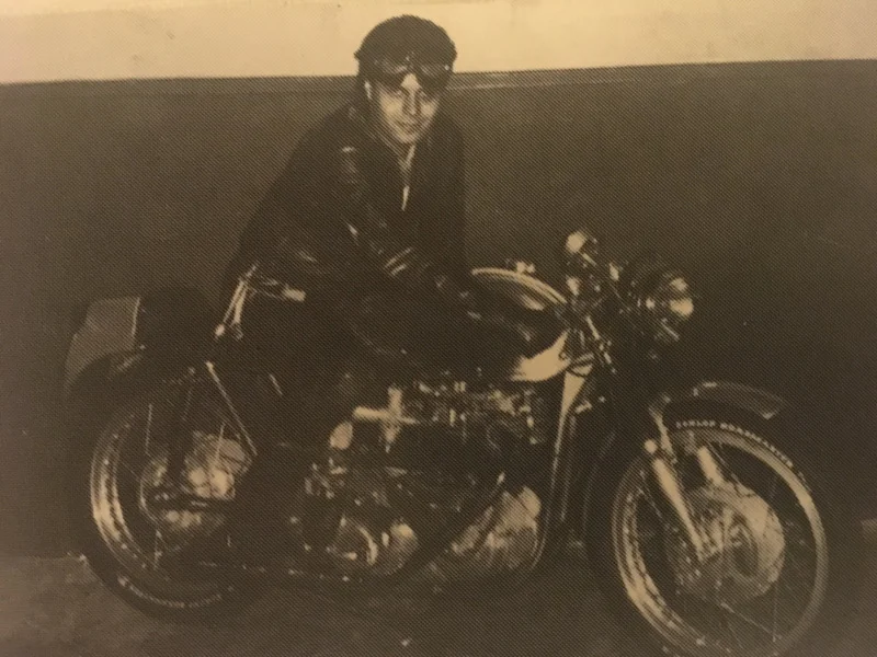 Pictures of your Norton Commandos