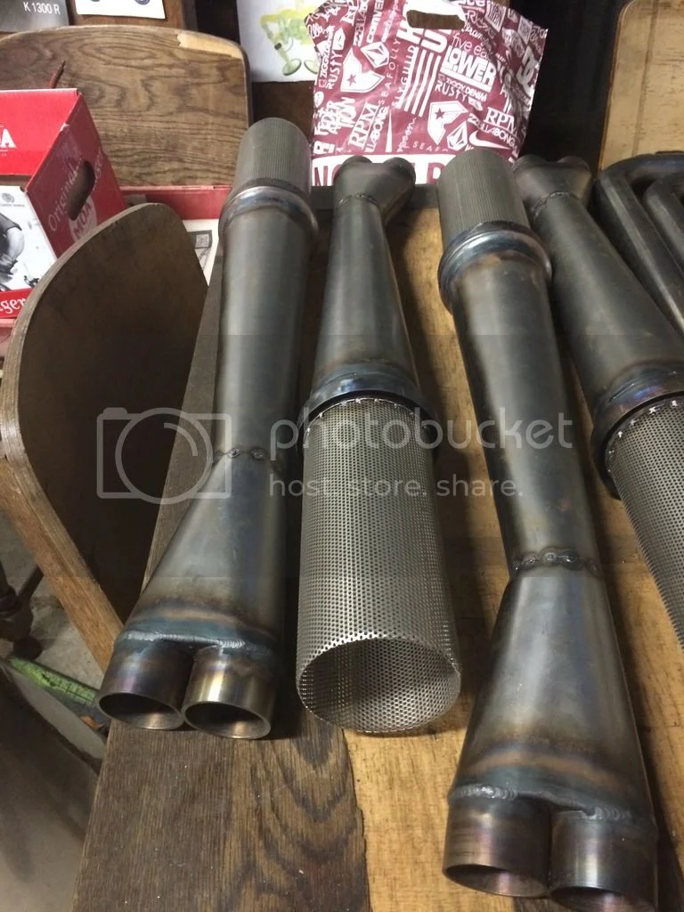 2 into 1 Exhaust (2015)