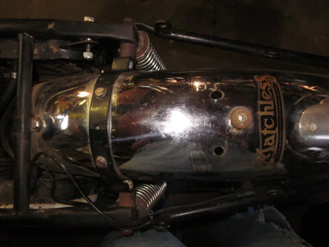 N15CS oil tank mounting