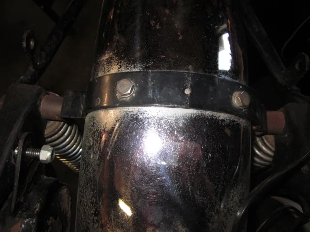 N15CS oil tank mounting