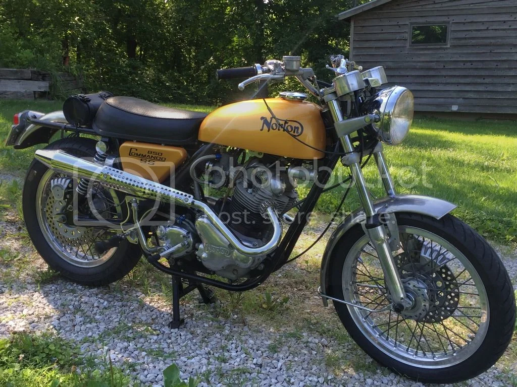 Pictures of your Norton Commandos