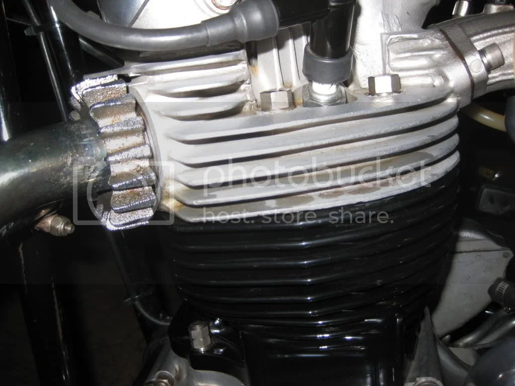 Head bolt oil leak question and pictures...help. Access Norton