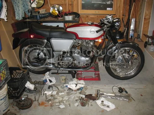 1968 Norton Commando paint colour