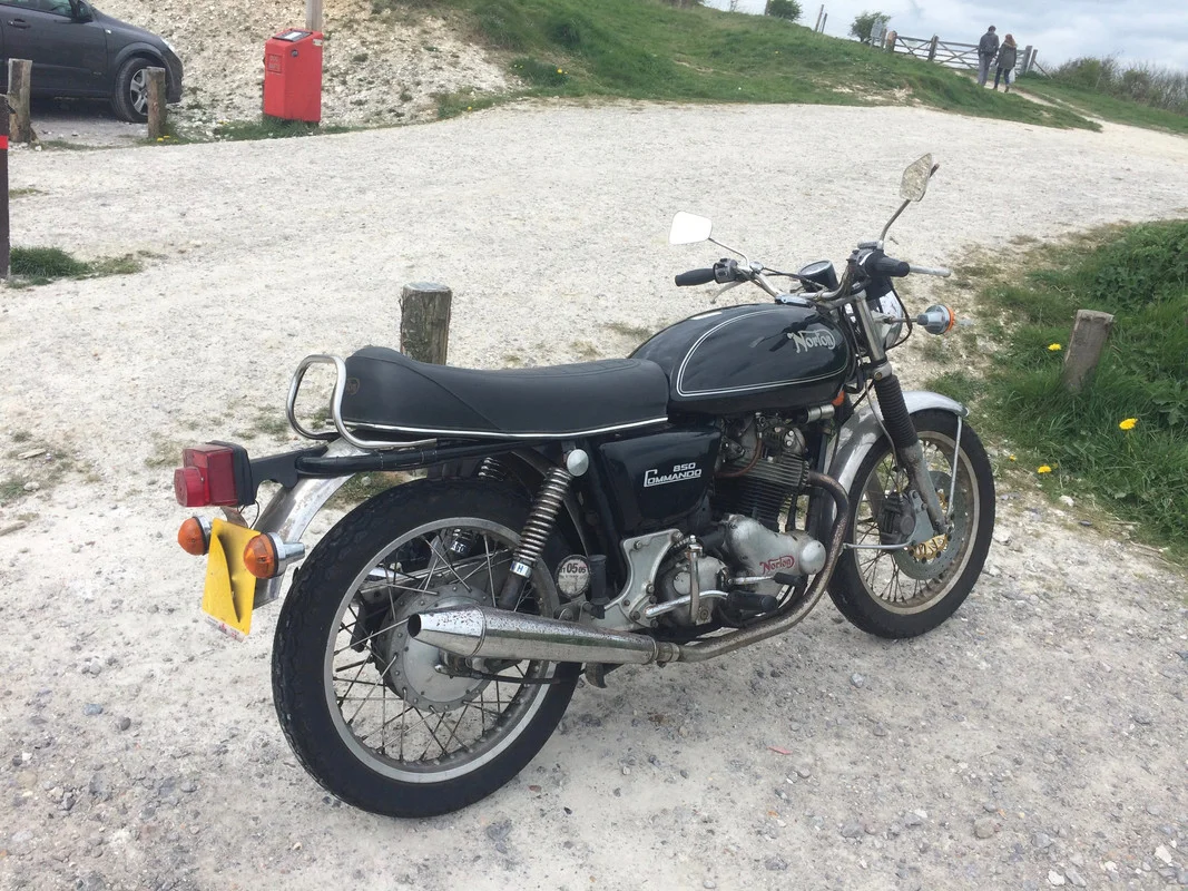 Pictures of your Norton Commandos