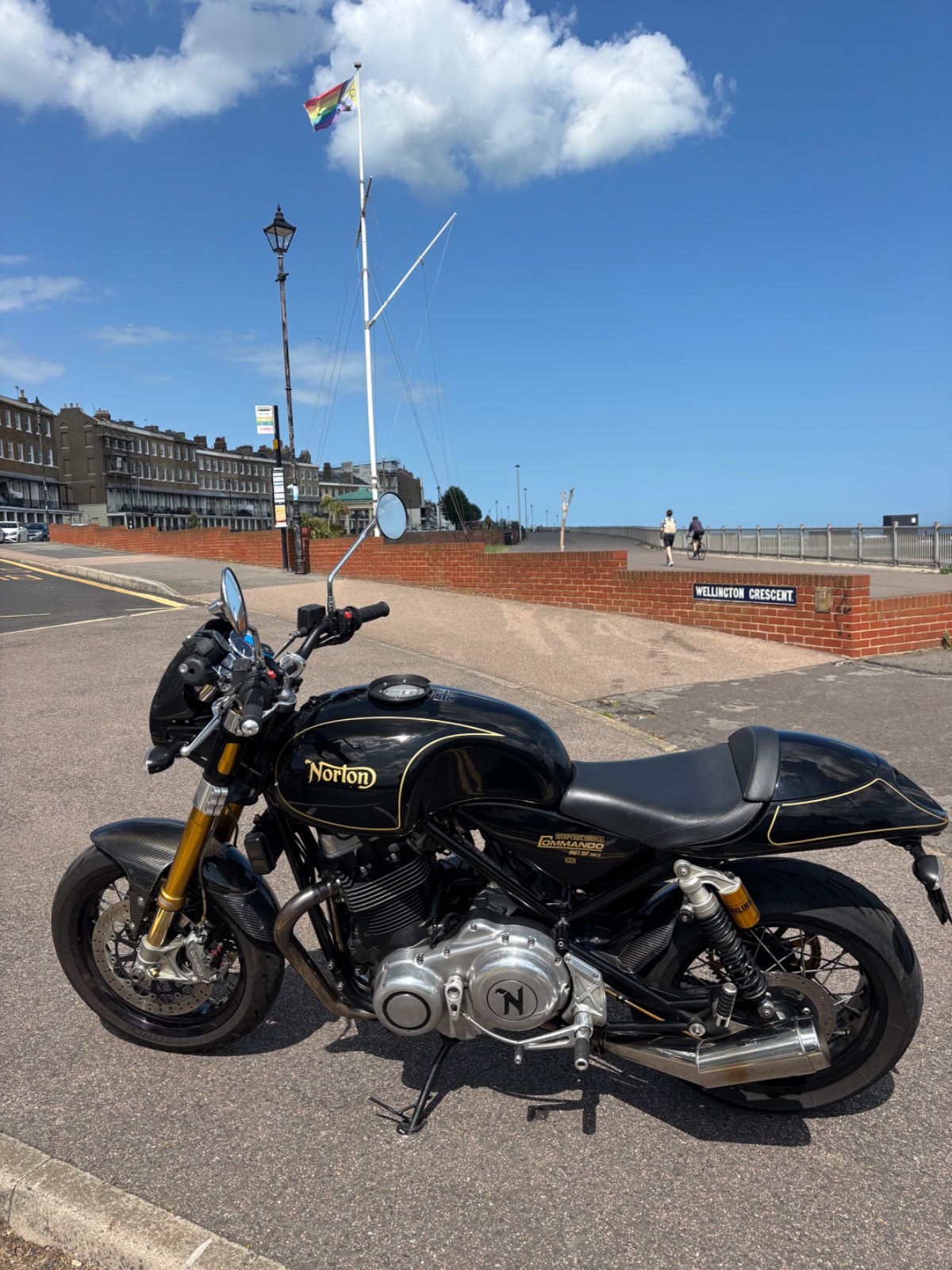 Pictures of your Norton 961