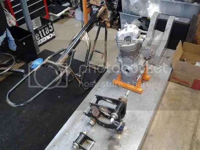 1971 Single sided swingarm fastback (2011)