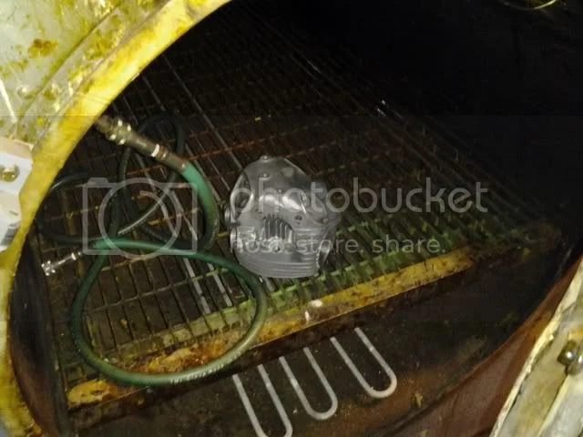 1971 Single sided swingarm fastback (2011)