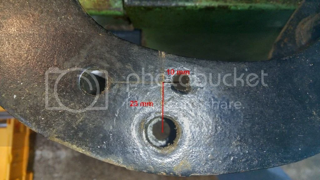 Holes for 850 centre stand