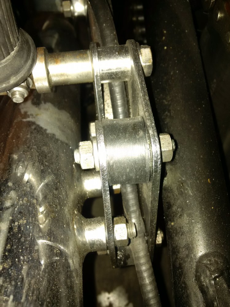 several noob questions - mounting on the RH support plate, rear brake cable routing...