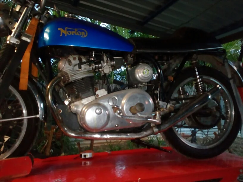 Featherbed: Twin vs Manx, handling, weight, etc