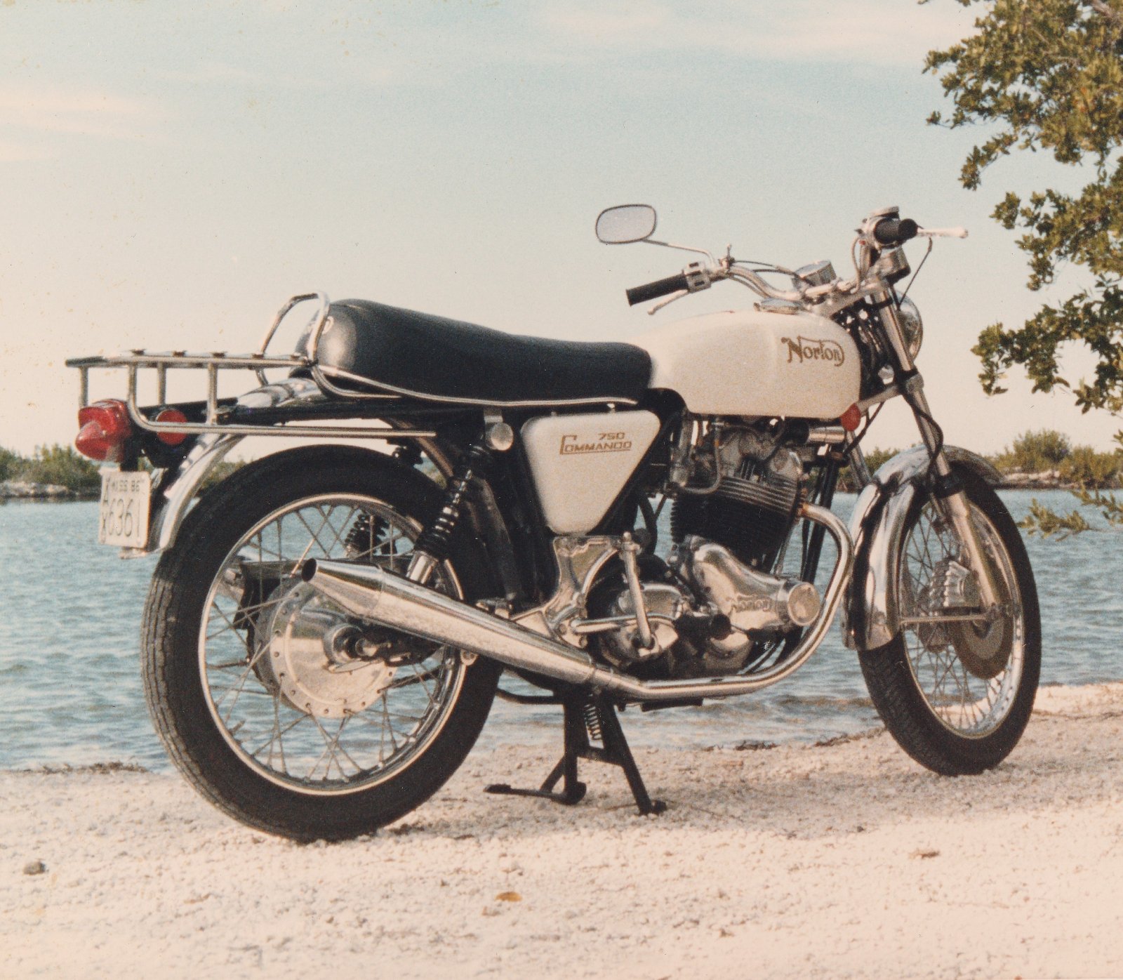 Pictures of your Norton Commandos