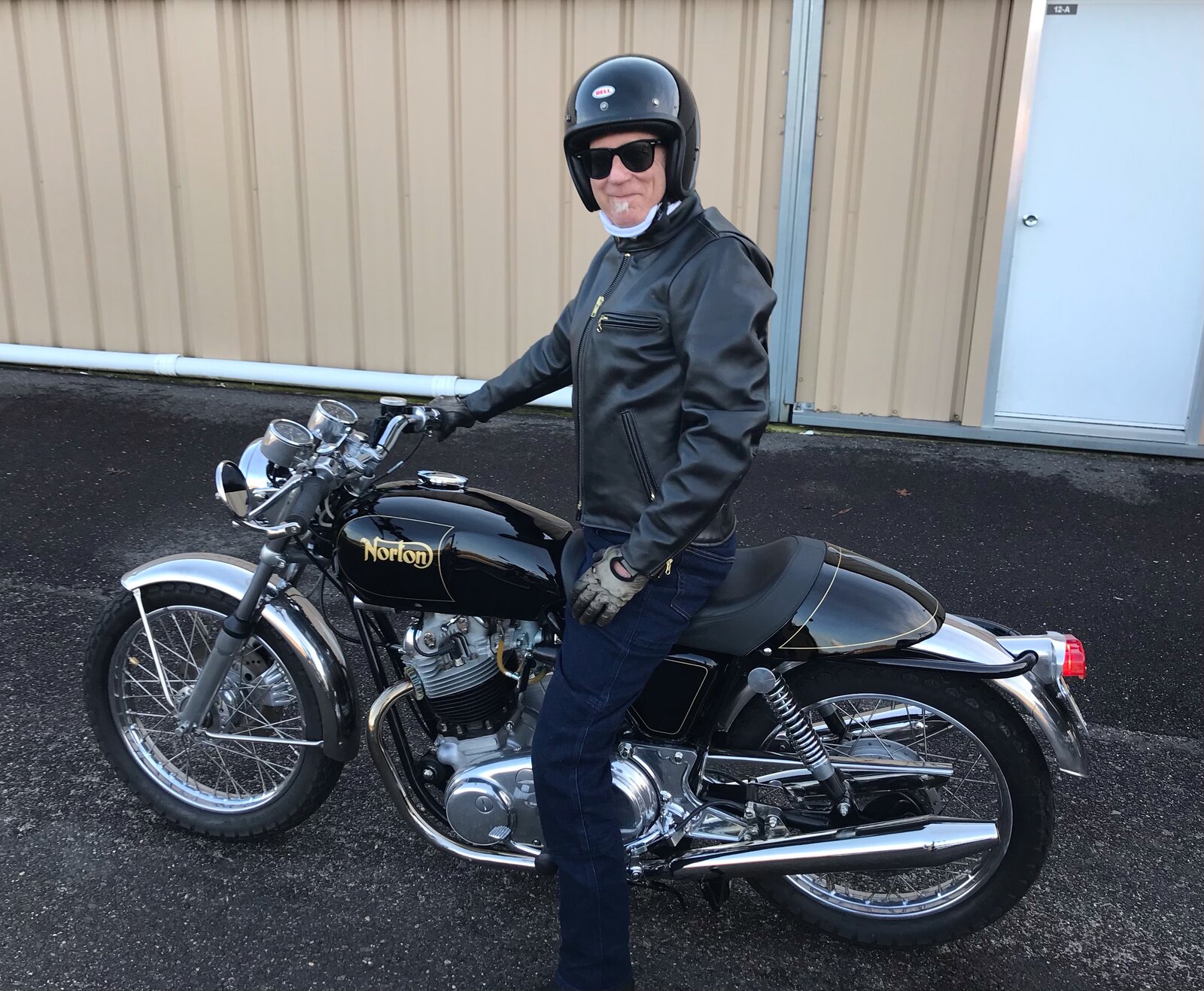 Pictures of your Norton Commandos