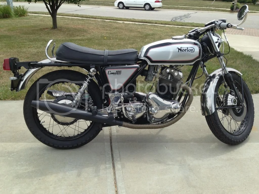 Pictures of your Norton Commandos