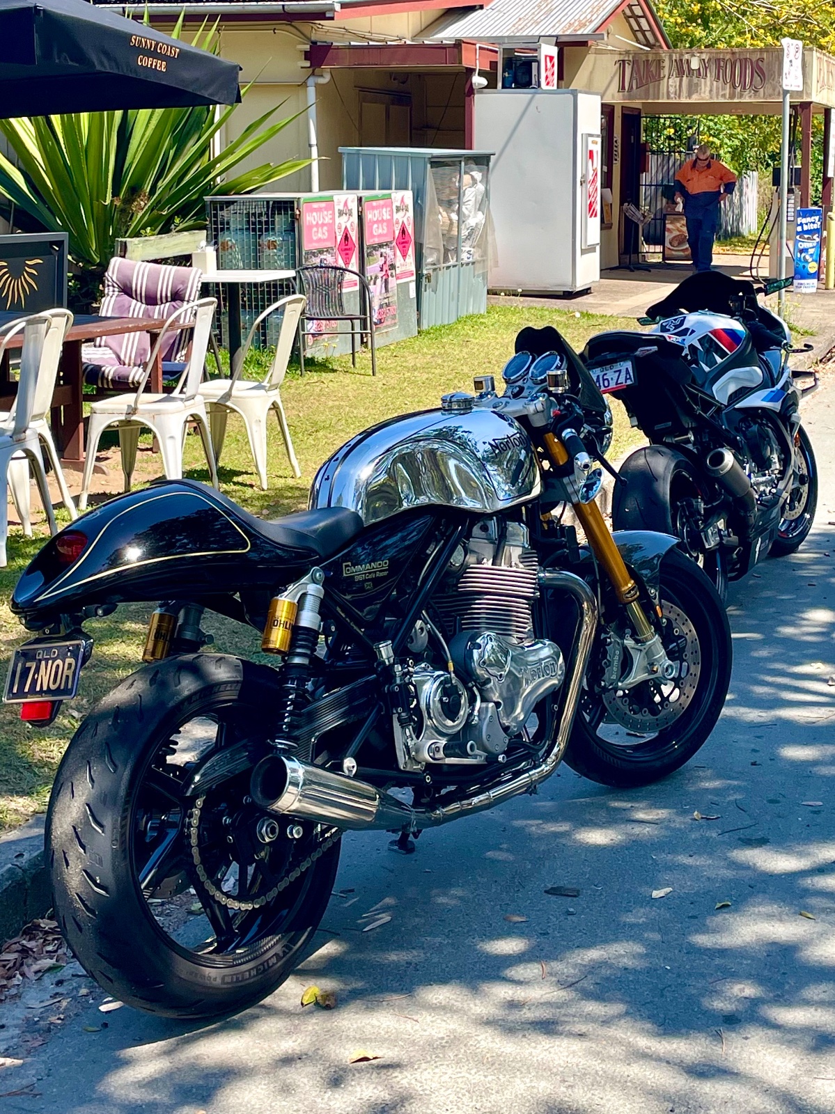 Pictures of your Norton 961