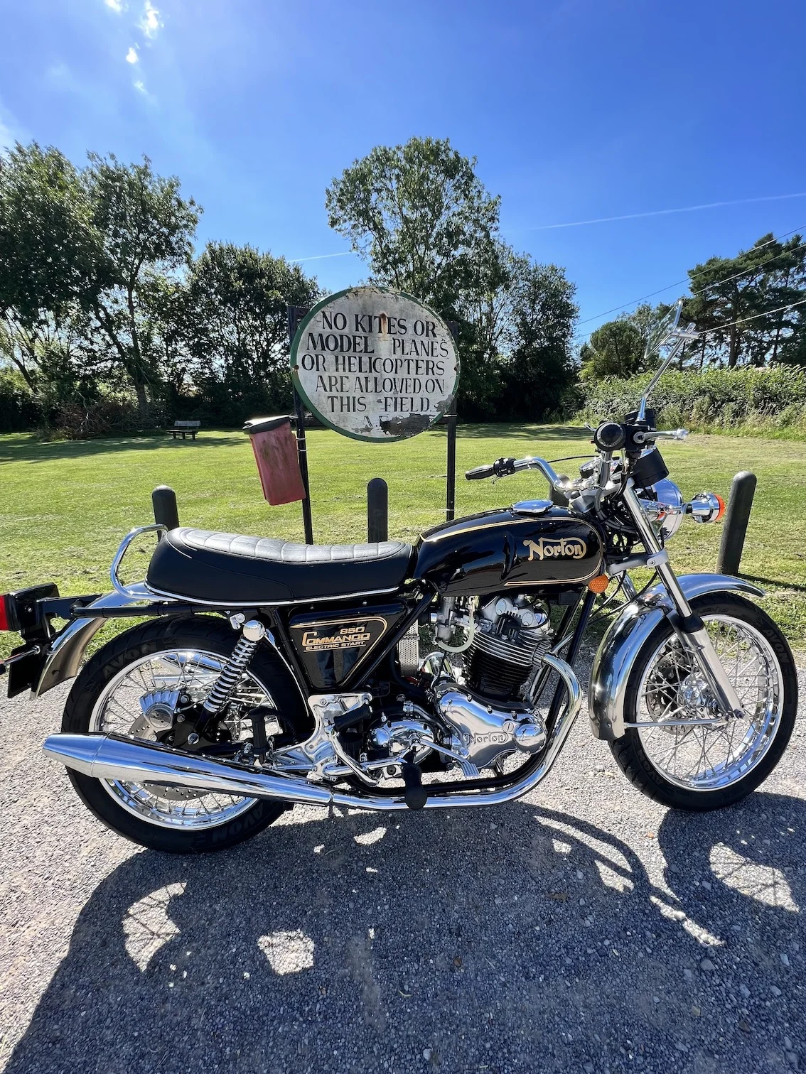 Pictures of your Norton Commandos