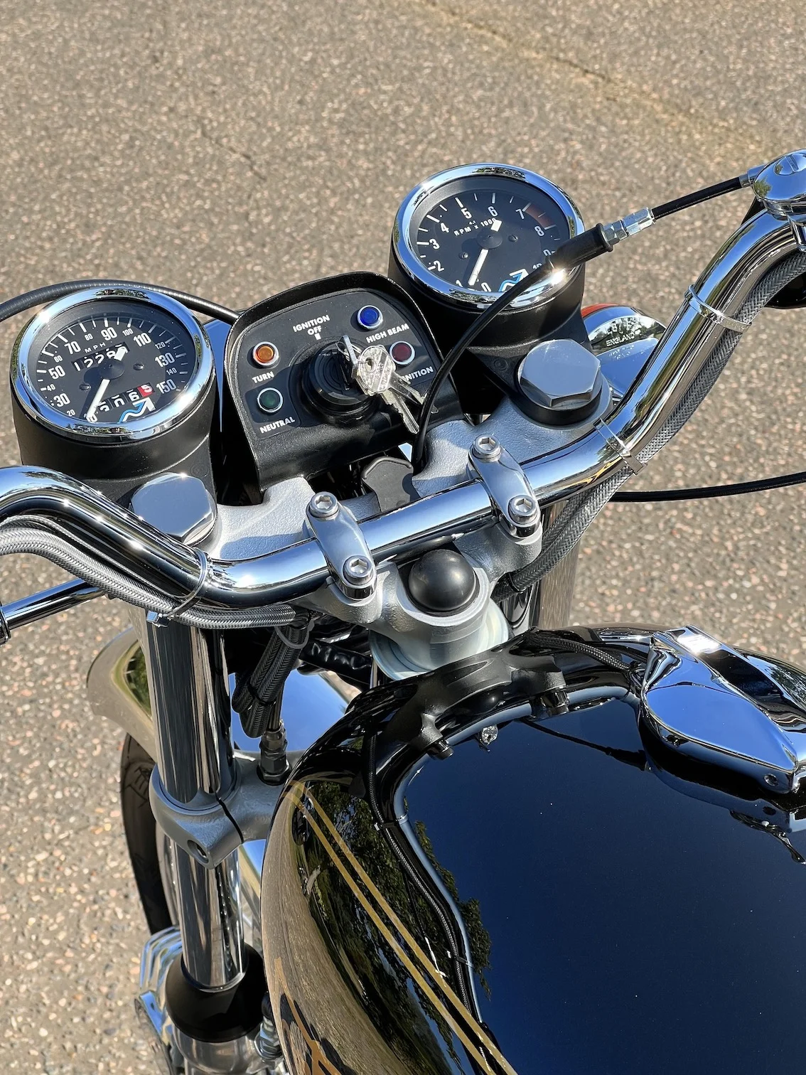 Pictures of your Norton Commandos