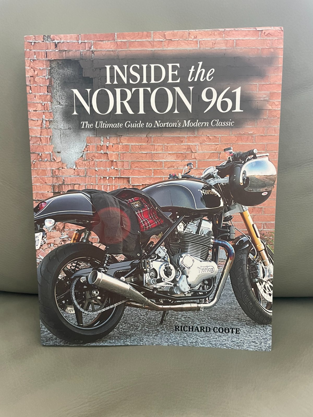 Inside the Norton 961 - BOOK