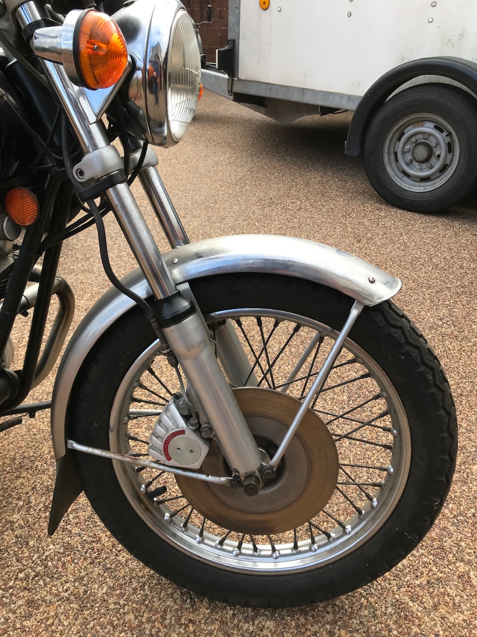 Slimline featherbed road holder forks